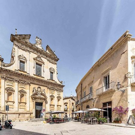 Limehome Lecce Palazzo Bn Bagian luar foto