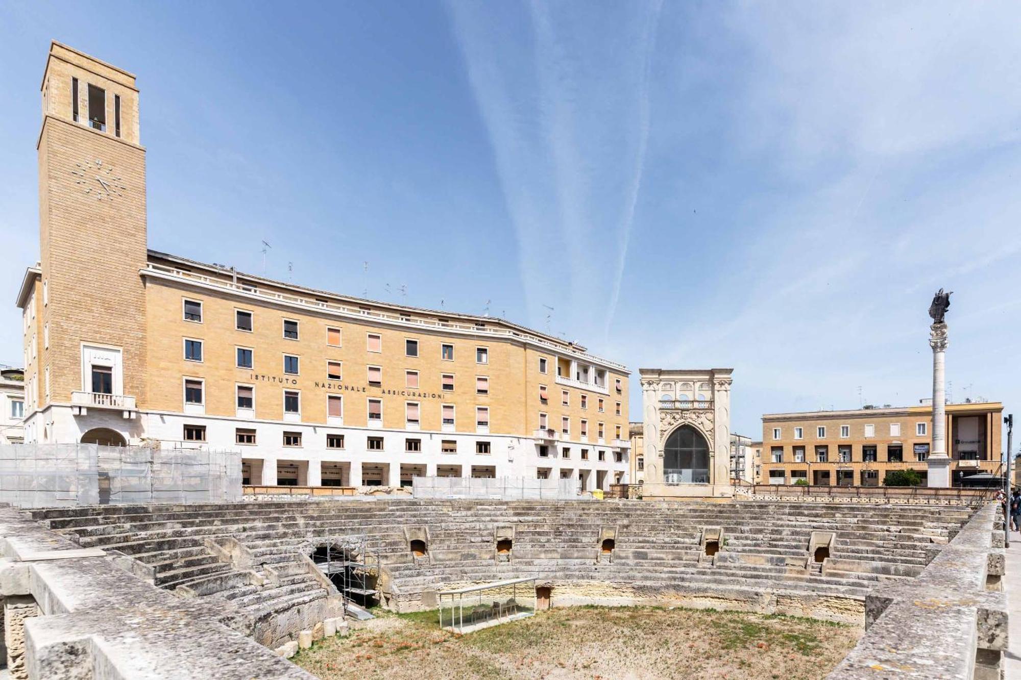 Limehome Lecce Palazzo Bn Bagian luar foto