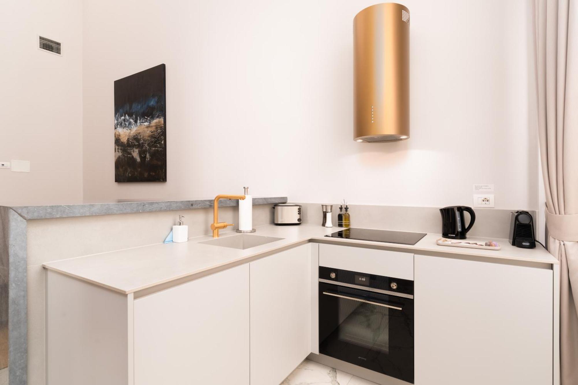 Limehome Lecce Palazzo Bn Bagian luar foto
