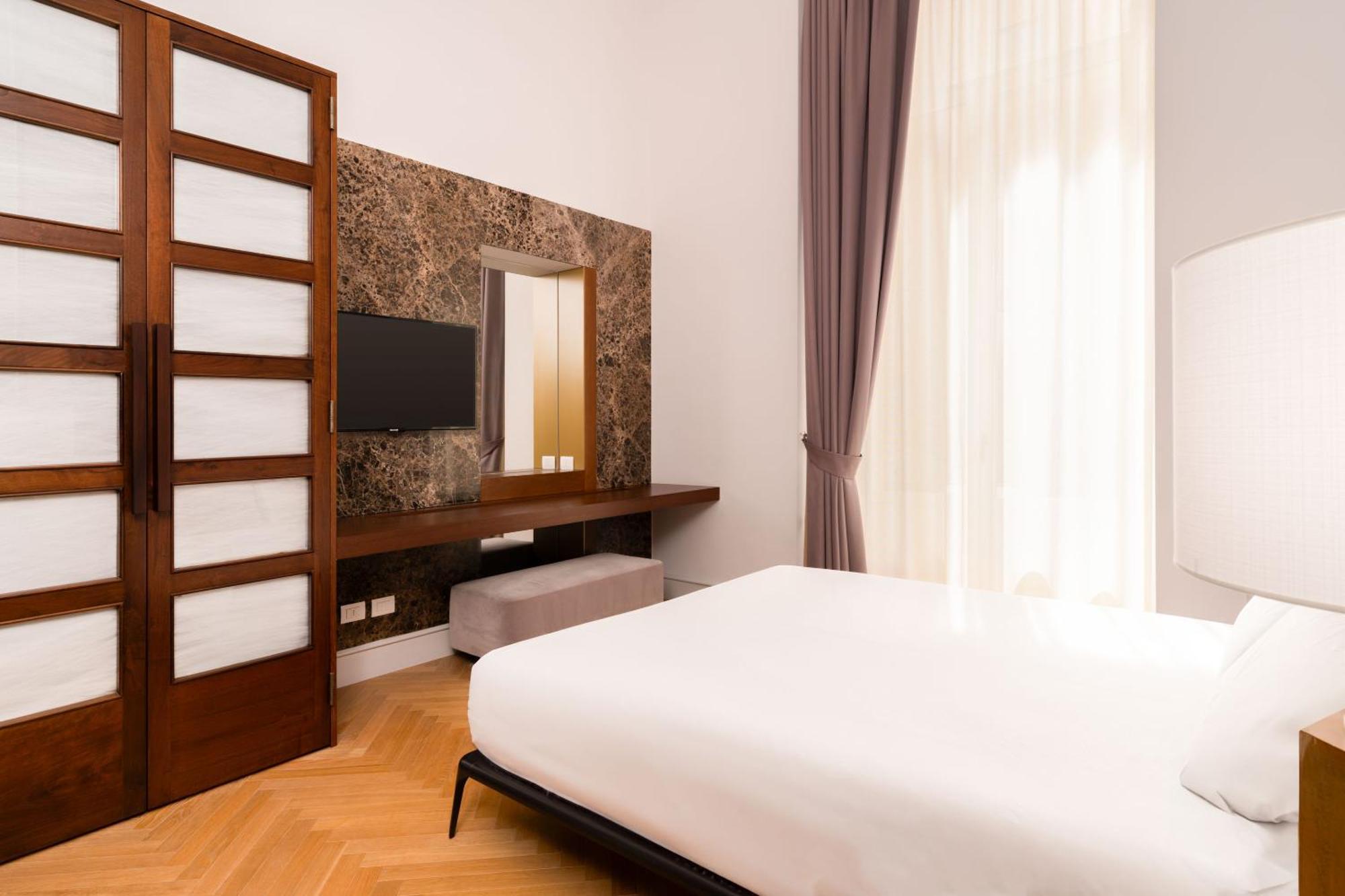 Limehome Lecce Palazzo Bn Bagian luar foto