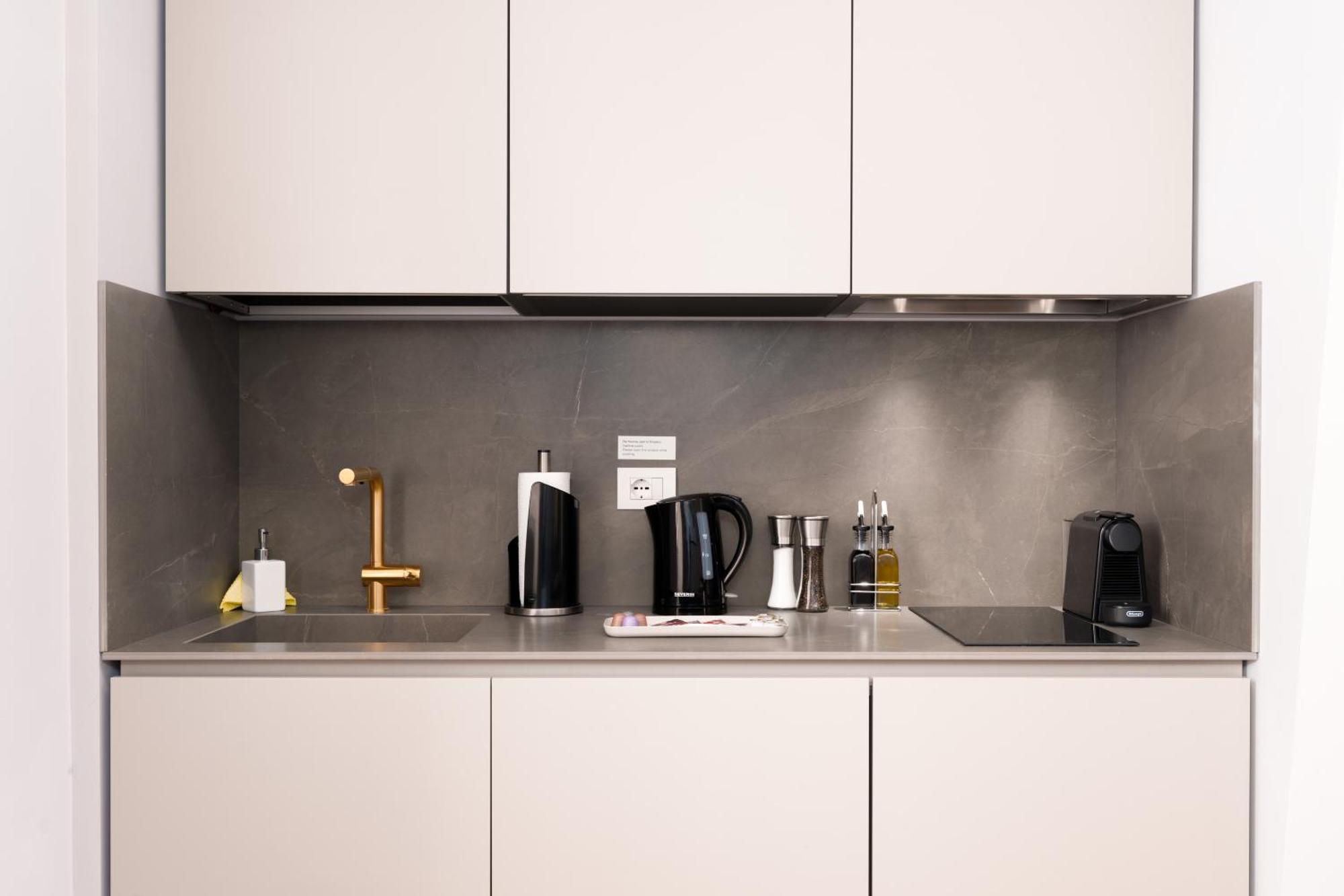 Limehome Lecce Palazzo Bn Bagian luar foto