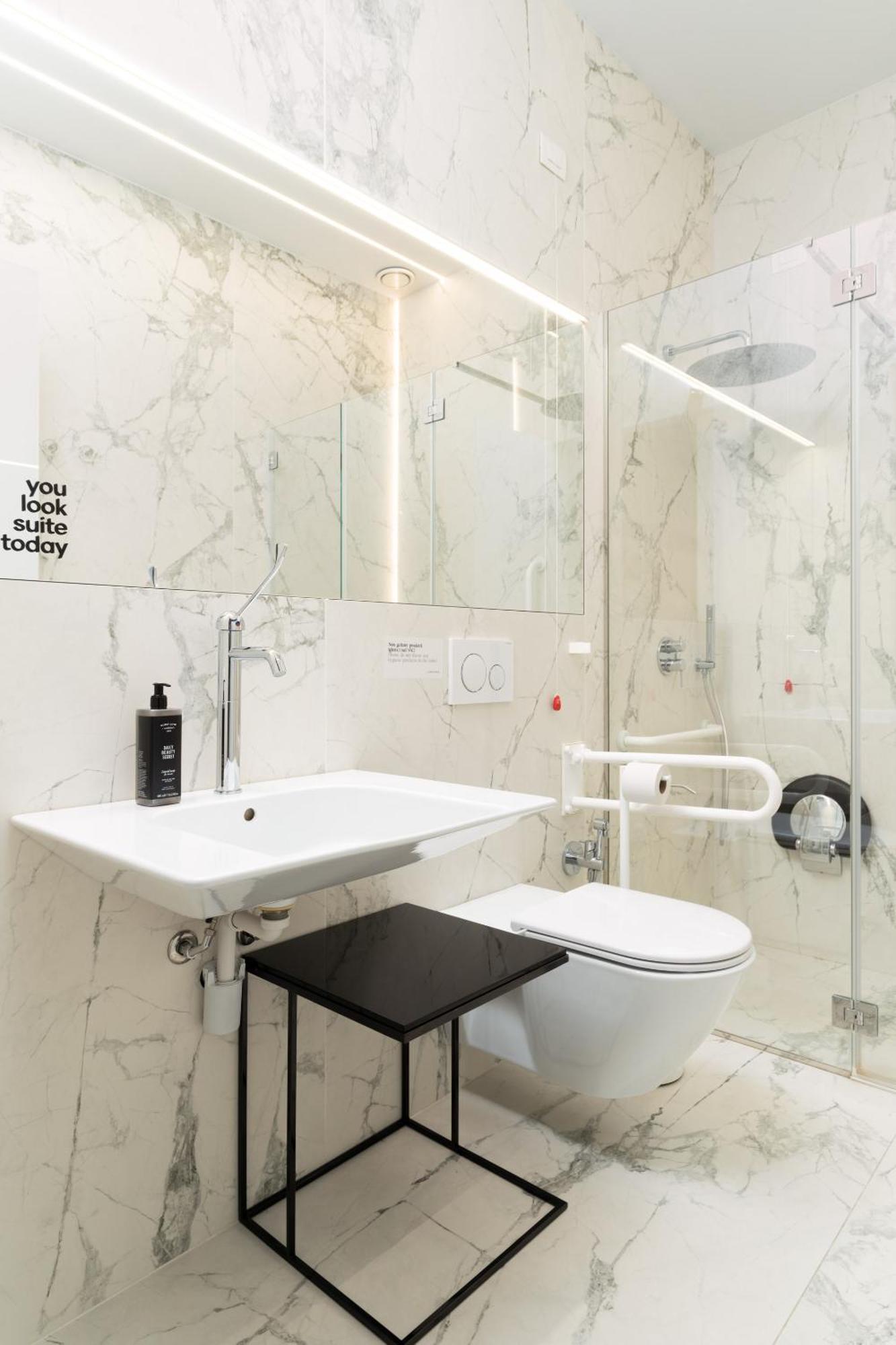 Limehome Lecce Palazzo Bn Bagian luar foto