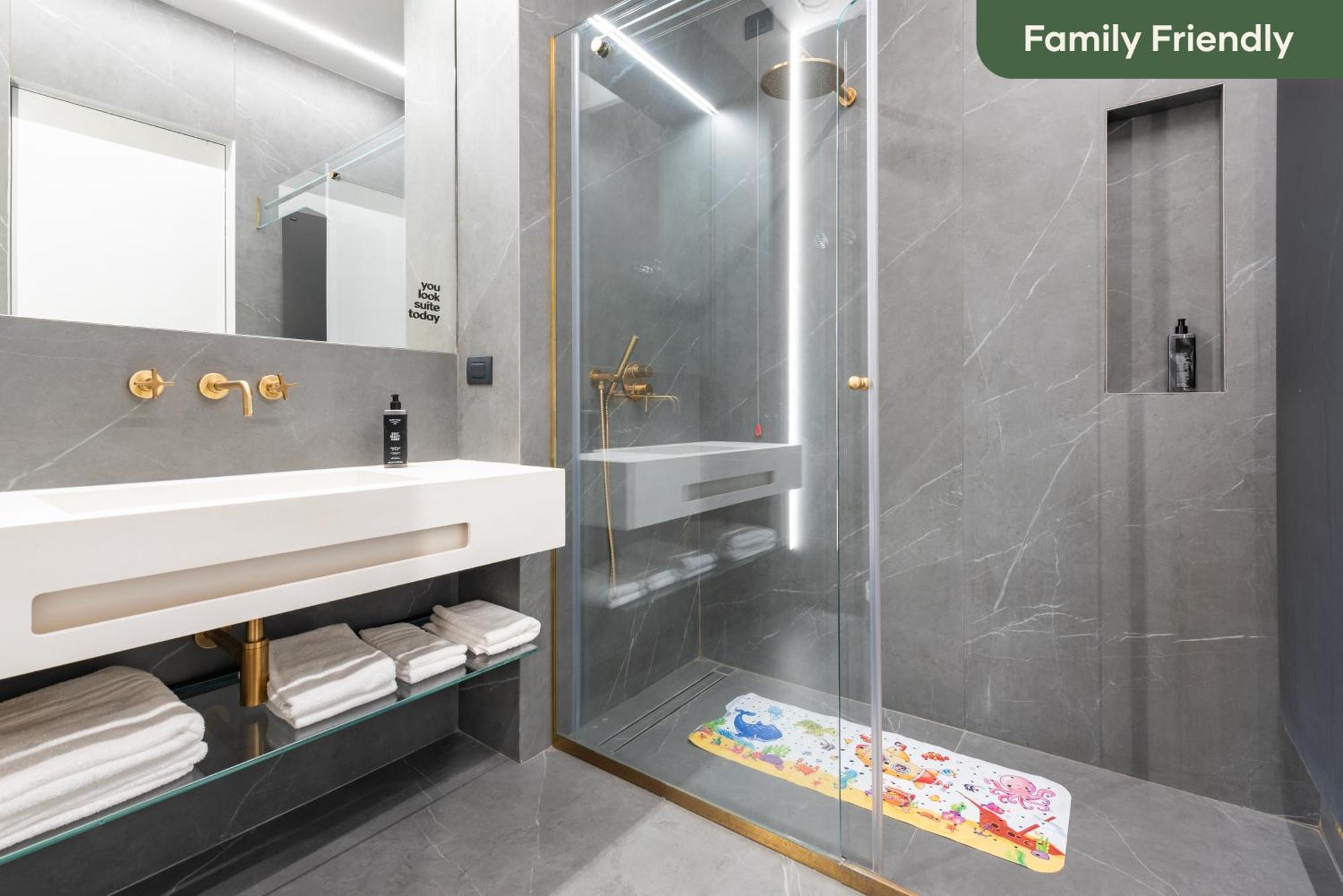 Limehome Lecce Palazzo Bn Bagian luar foto